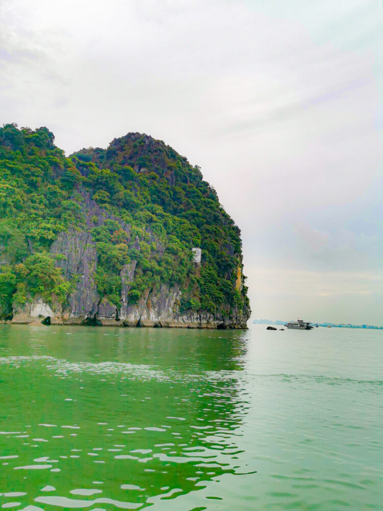 8 Things you should not miss in HaLong Bay, Vietnam 11