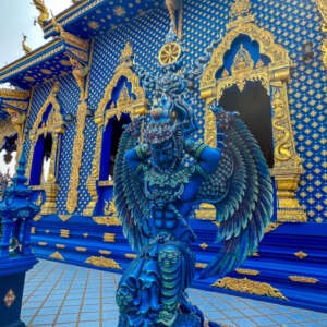blue temple chiang rai